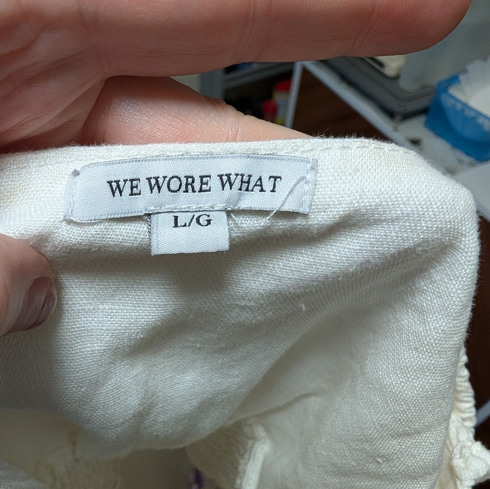 We Wore What 100% Linen Off Shoulder Romper White L/G Pockets - Picture 9 of 9